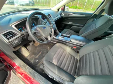 2018 Ford Fusion - image 8