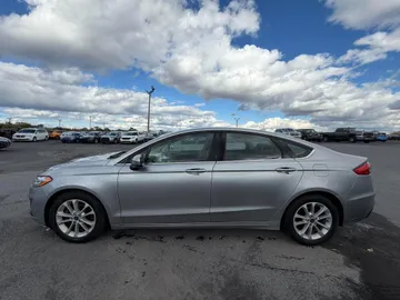 2020 Ford Fusion - image 4