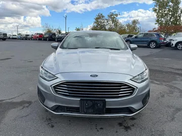 2020 Ford Fusion - image 2