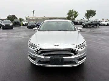 2018 Ford Fusion Energi - image 2