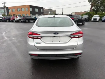 2018 Ford Fusion Energi - image 6