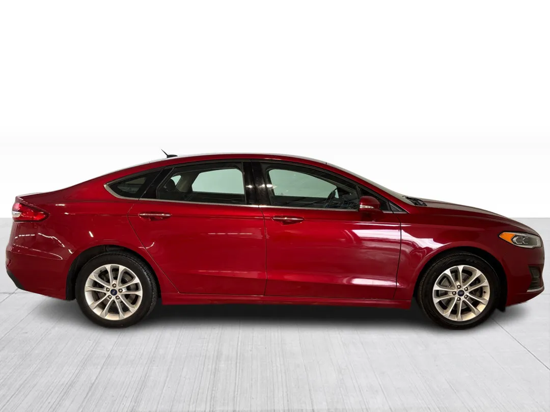 2020 Ford Fusion Energi — photo 2
