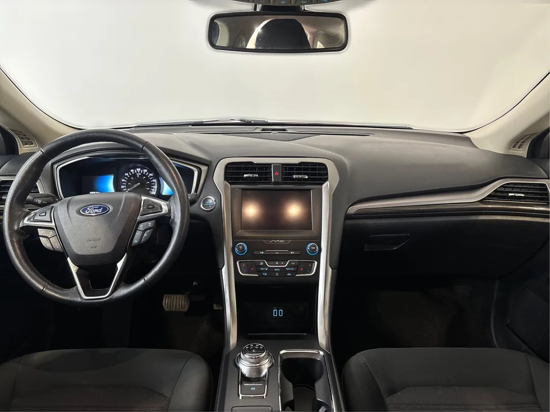 2020 Ford Fusion Energi — photo 4