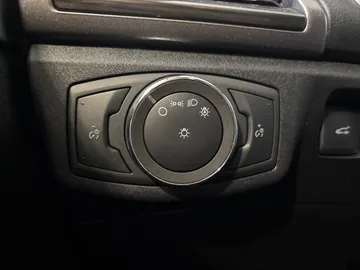 2020 Ford Fusion Energi - image 27
