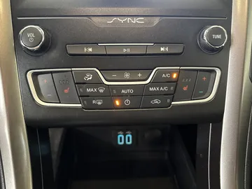 2020 Ford Fusion Energi - image 20