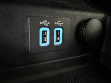 2020 Ford Fusion Energi - image 24