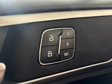 2020 Ford Fusion Energi - image 23