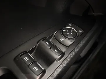 2020 Ford Fusion Energi - image 22
