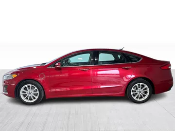 2020 Ford Fusion Energi - image 10