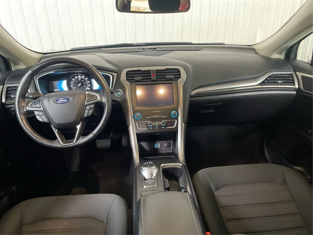 2020 Ford Fusion Energi — photo 4