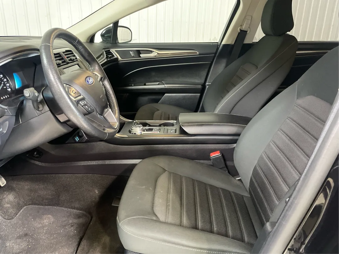 2020 Ford Fusion Energi — photo 3