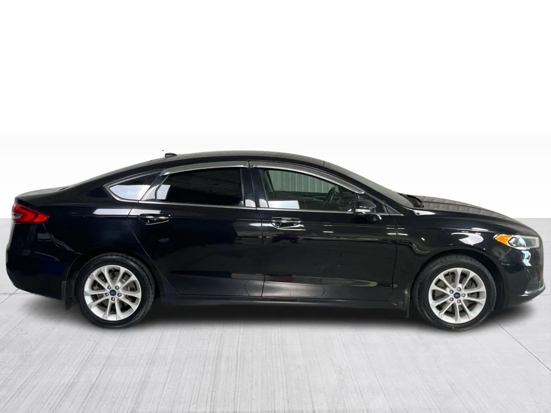 2020 Ford Fusion Energi — photo 2