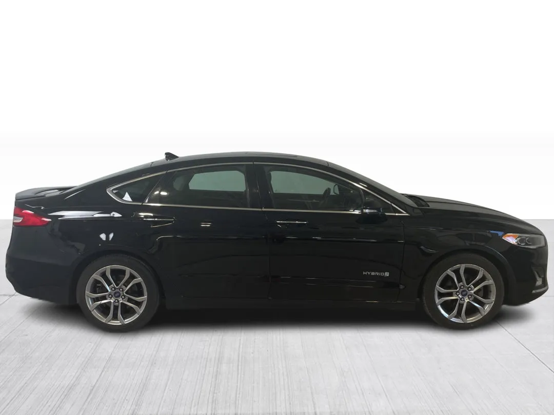 2019 Ford Fusion Hybrid — photo 2