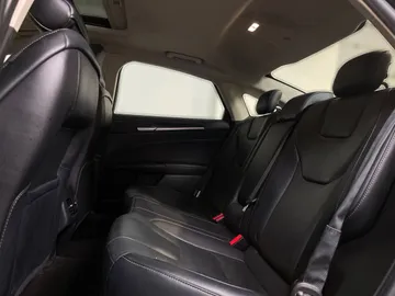 2019 Ford Fusion Hybrid - image 15