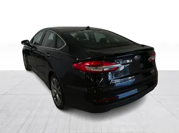 2019 Ford Fusion Hybrid - image 11