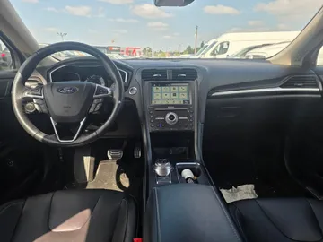 2018 Ford Fusion Energi - image 9