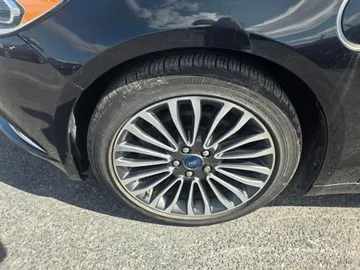 2018 Ford Fusion Energi - image 7
