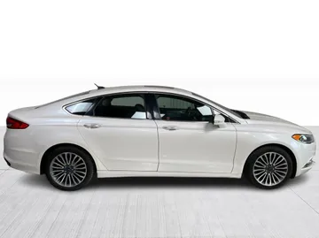2017 Ford Fusion - image 2