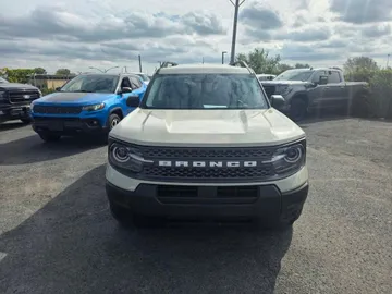 2025 Ford Bronco Sport - image 2