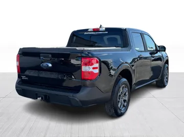 2022 Ford Maverick - image 8