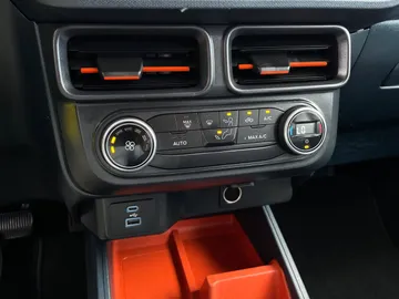 2022 Ford Maverick - image 19