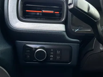 2022 Ford Maverick - image 24