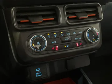 2023 Ford Maverick - image 21