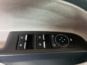 2022 Ford Maverick - image 20