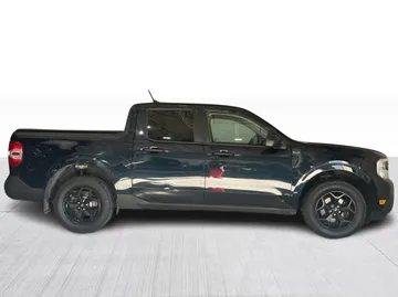 2022 Ford Maverick - image 2