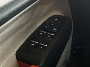 2022 Ford Maverick - image 18