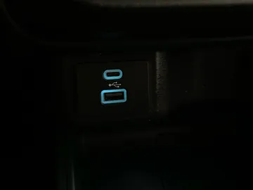 2022 Ford Maverick - image 21