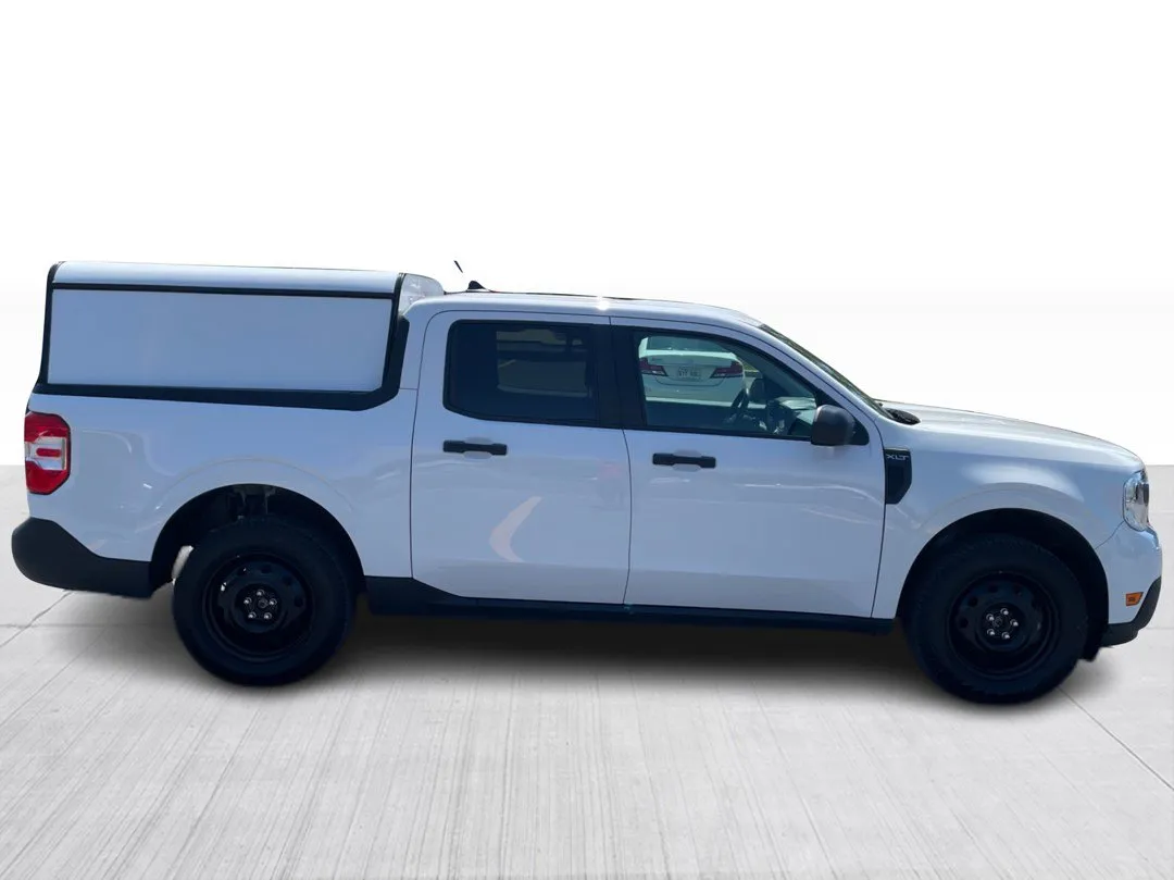 2023 Ford Maverick — photo 2