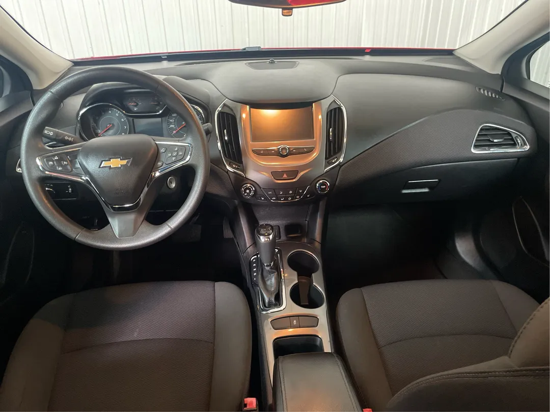 2017 Chevrolet Cruze — photo 4