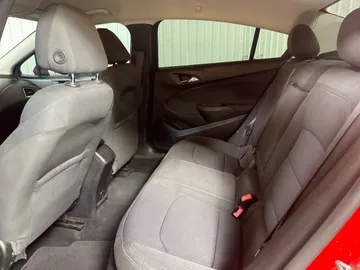 2017 Chevrolet Cruze - image 14