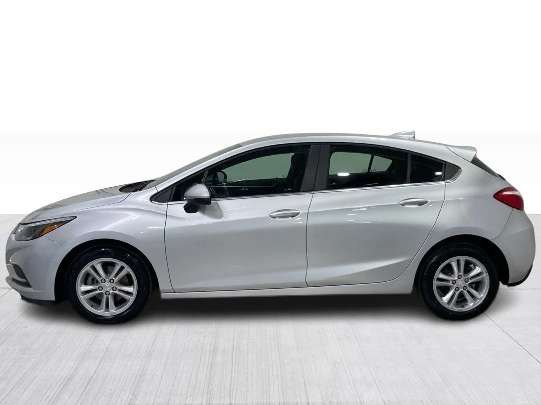 2018 Chevrolet Cruze — photo 8
