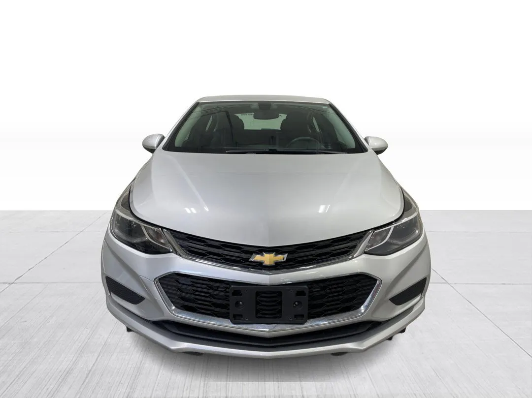 2018 Chevrolet Cruze — photo 6