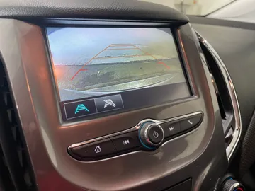 2018 Chevrolet Cruze - image 17
