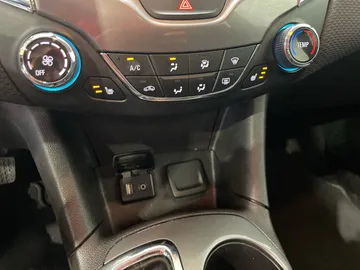 2018 Chevrolet Cruze - image 18