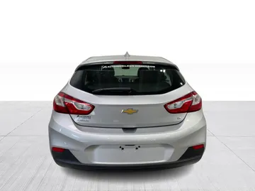 2018 Chevrolet Cruze - image 11
