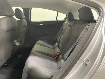 2018 Chevrolet Cruze - image 14
