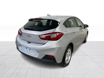 2018 Chevrolet Cruze - image 13