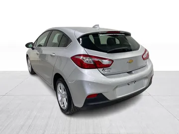2018 Chevrolet Cruze - image 10