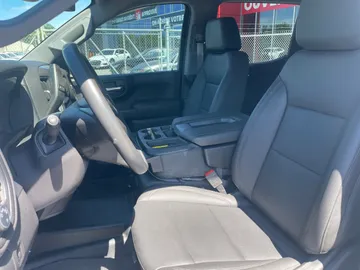 2024 Chevrolet Silverado 1500 - image 3