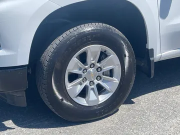 2024 Chevrolet Silverado 1500 - image 6