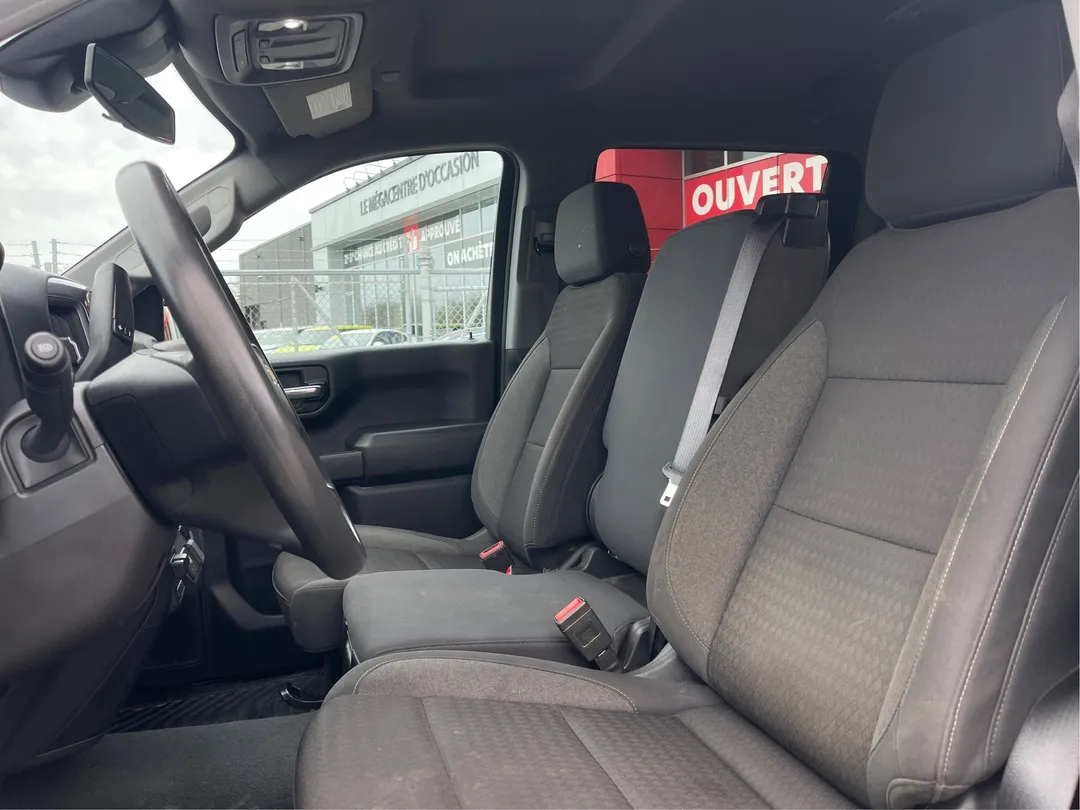 2024 Chevrolet Silverado 1500 — photo 3