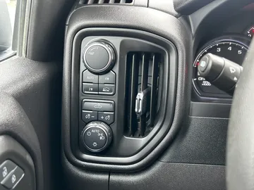 2024 Chevrolet Silverado 1500 - image 18