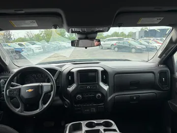 2024 Chevrolet Silverado 1500 - image 9