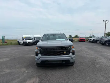 2024 Chevrolet Silverado 1500 - image 2