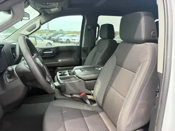 2024 Chevrolet Silverado 1500 - image 8