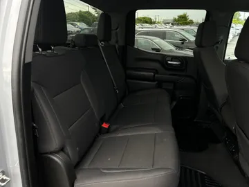 2024 Chevrolet Silverado 1500 - image 15
